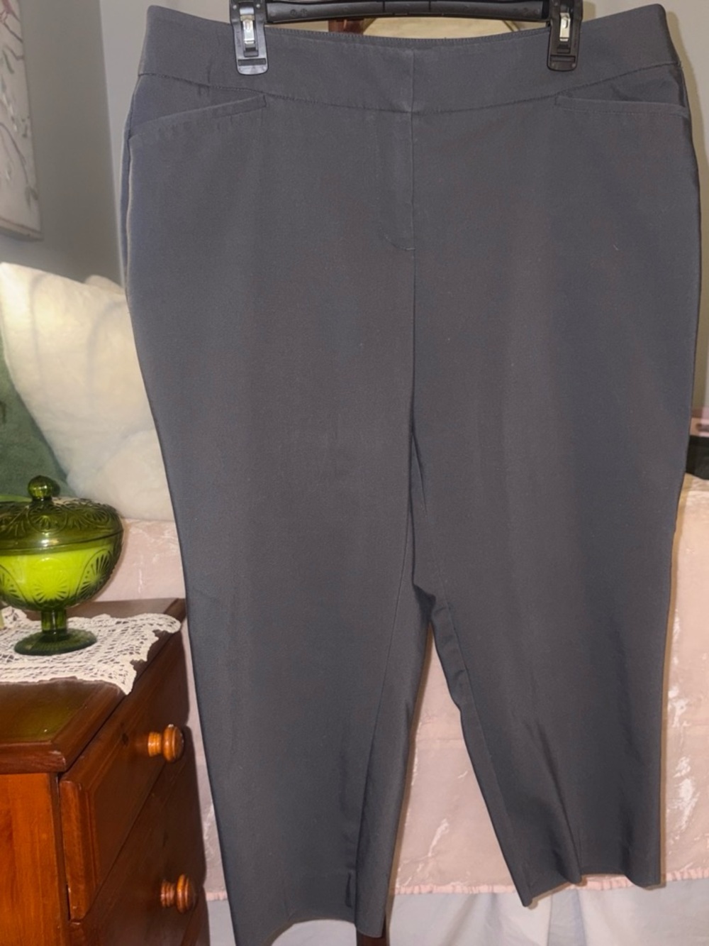 Apt 9 size 16 grey Capris